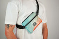 PARAT 1of1 Light Side Bag aus recycelter LKW Plane in hellem Farbton