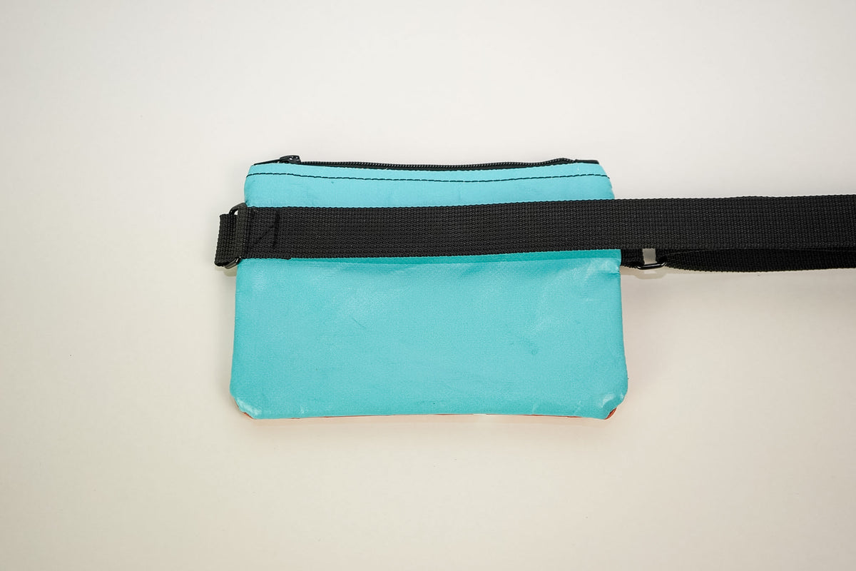 PARAT 1of1 Grey Side Bag aus recycelter LKW Plane, Ansicht 3